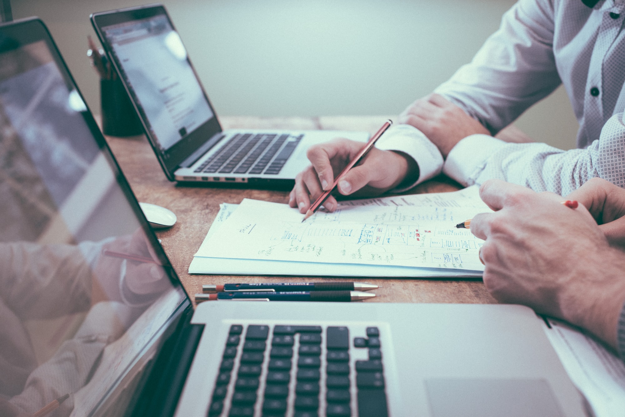 A Marduk coach working through a business system with a founder